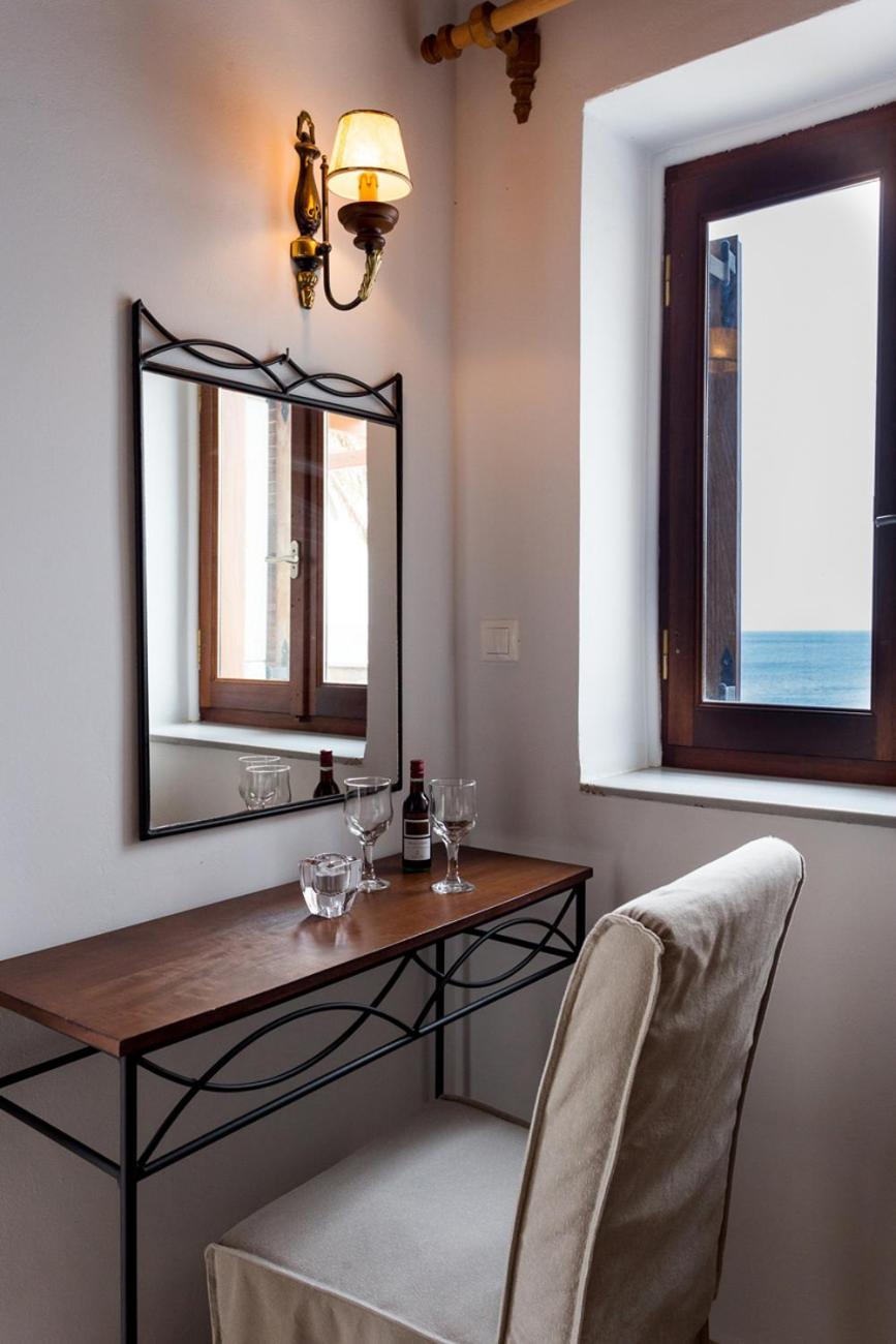 Pleiades Seaside Residences In Mani อายิโอสนิโกลาโอส ห้อง รูปภาพ